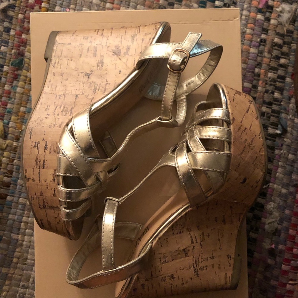 Gold wedges